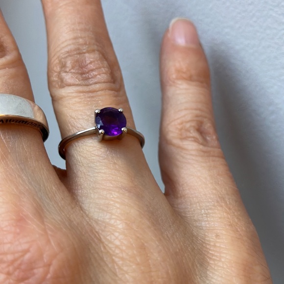 925 sterling and amethyst ring - Picture 15 of 16
